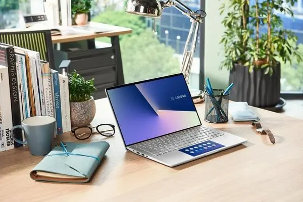 Có nên chọn laptop có card đồ họa rời cho công việc văn phòng không?