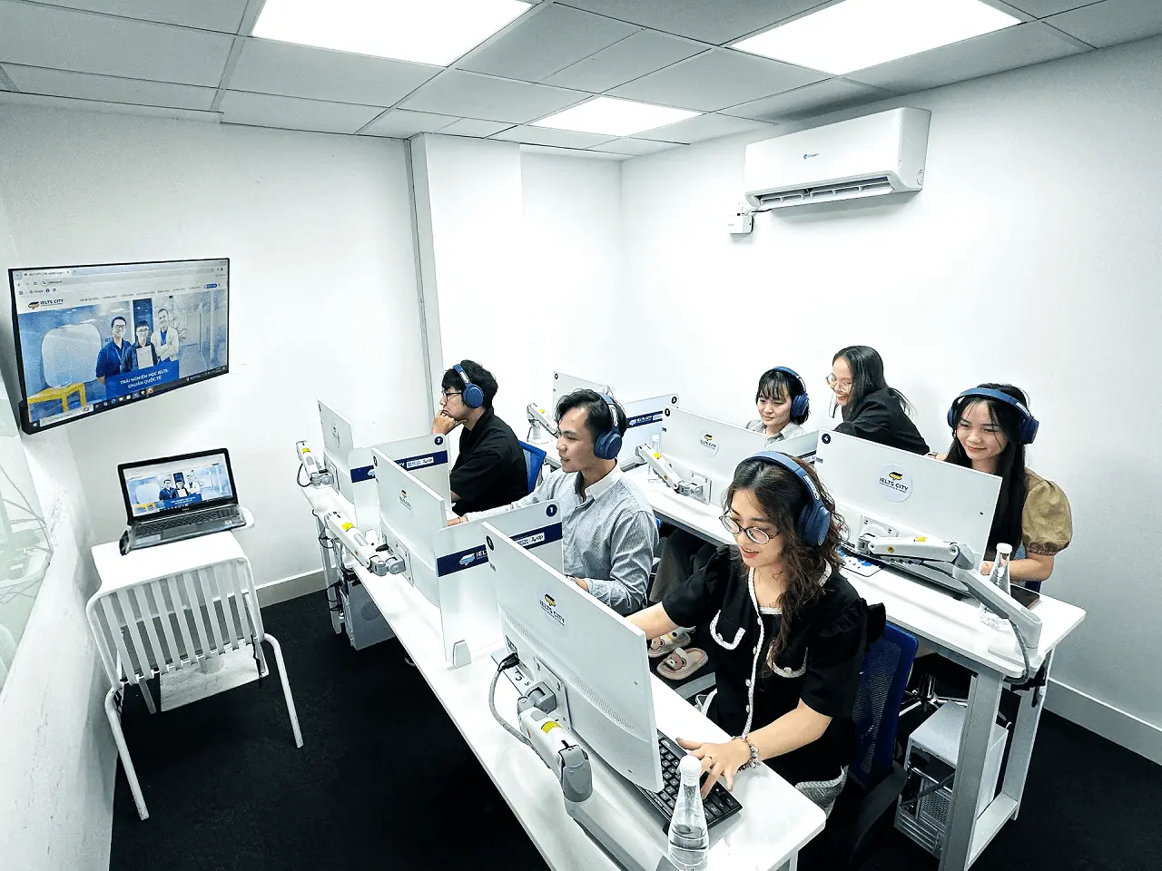 Đặc thù vận hành của trung tâm ngoại ngữ