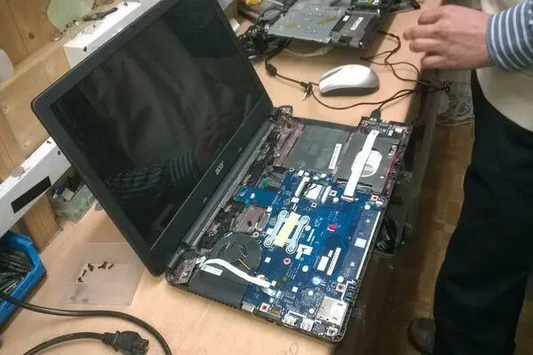 Quy trình sửa chữa laptop tại nhà của VTech