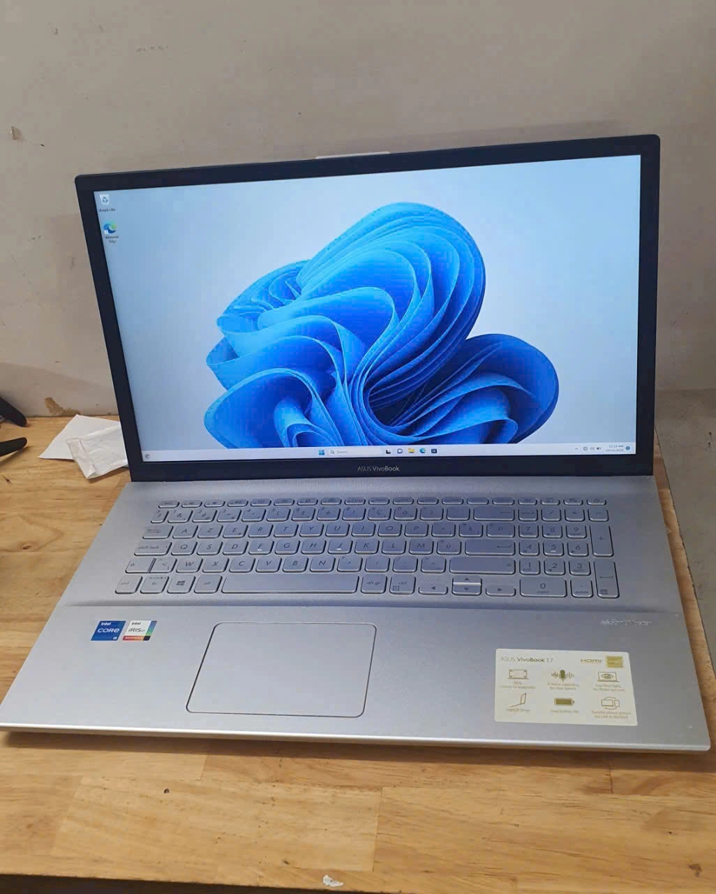 Laptop Asus Vivobook 17