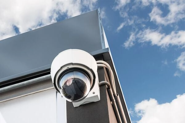 Camera quan sát ngoài trời giúp giữ xe của bạn an toàn